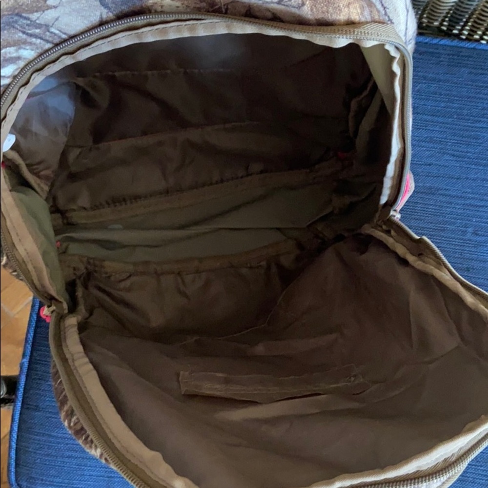 Backpack - Picture 4 of 5